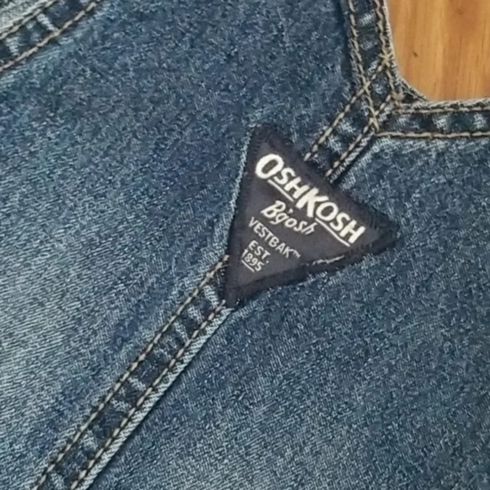 Oshkosh‎ overall size 12mo